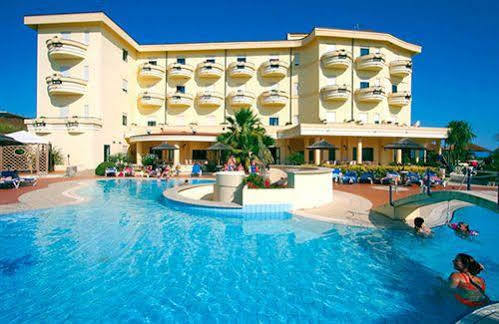 Sunshine Club Hotel & Beauty Капо-Ватикано Экстерьер фото